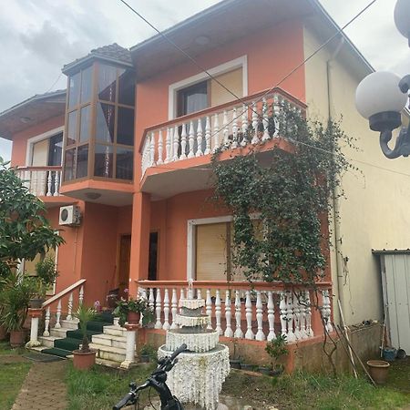 Friends Hostel & Tours Shkodër 외부 사진